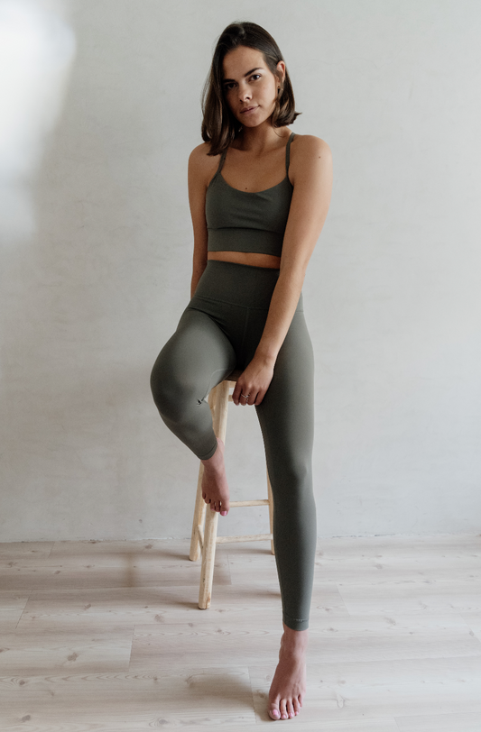 The Elastic Green Leggings