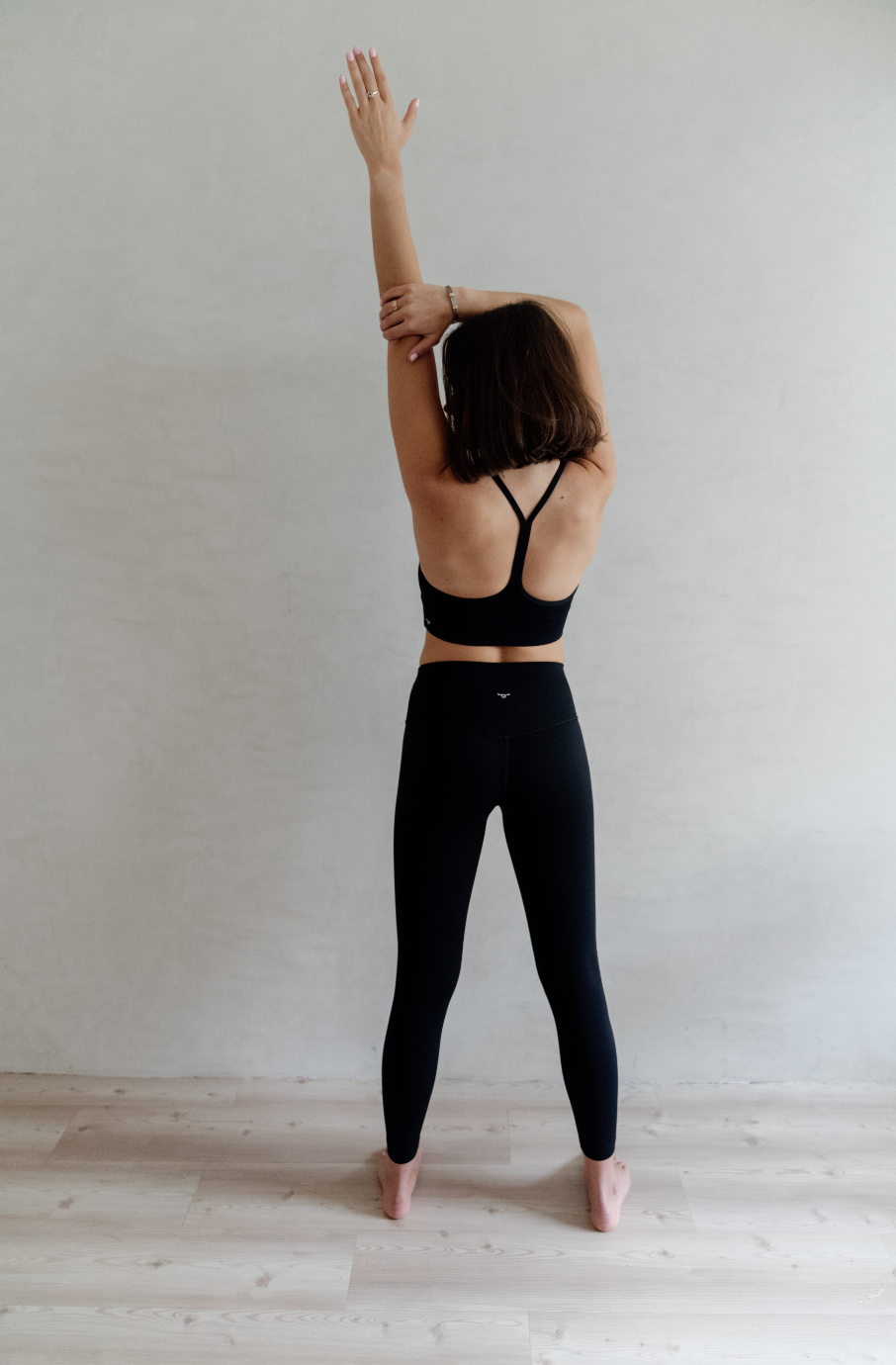 The Elastic Black Sports Bra